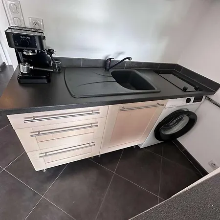 Studio-cabine Climatise Pour 4 Pers. Avec Parking Prive, Proche A Port Camargue - Fr-1-731-133 Appartement *