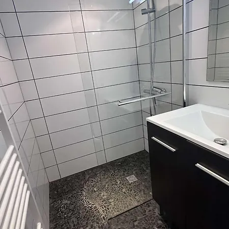 Studio-cabine Climatise Pour 4 Pers. Avec Parking Prive, Proche A Port Camargue - Fr-1-731-133 * Le Grau-du-Roi