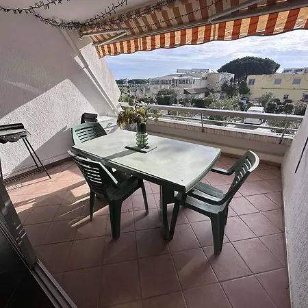 Studio-cabine Climatise Pour 4 Pers. Avec Parking Prive, Proche A Port Camargue - Fr-1-731-133 Apartment Le Grau-du-Roi