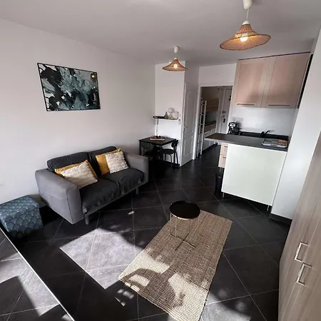 Apartment Studio-cabine Climatise Pour 4 Pers. Avec Parking Prive, Proche A Port Camargue - Fr-1-731-133 Le Grau-du-Roi