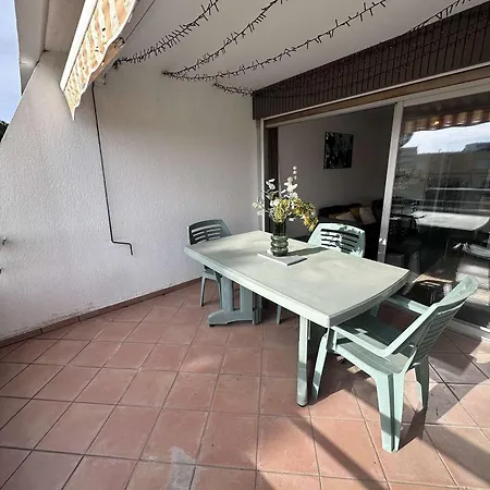 Apartment Studio-cabine Climatise Pour 4 Pers. Avec Parking Prive, Proche A Port Camargue Le Grau-du-Roi
