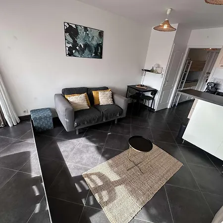 Apartment Studio-cabine Climatise Pour 4 Pers. Avec Parking Prive, Proche A Port Camargue Le Grau-du-Roi